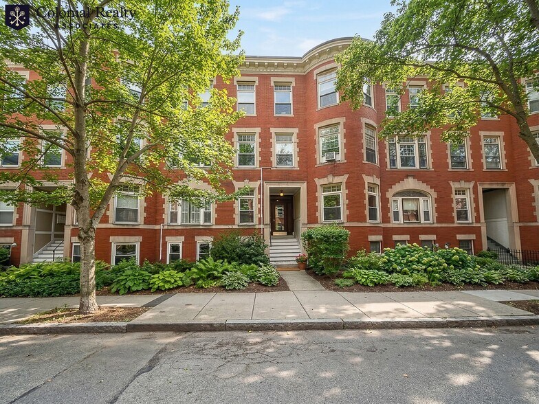 Building Photo - 10 Strathmore Rd