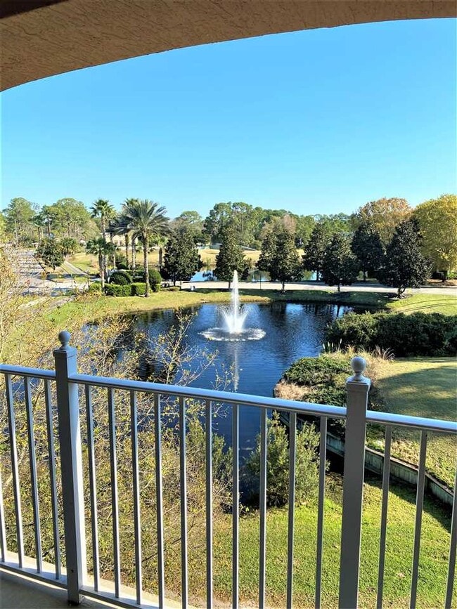 Building Photo - 625 Fairway Dr