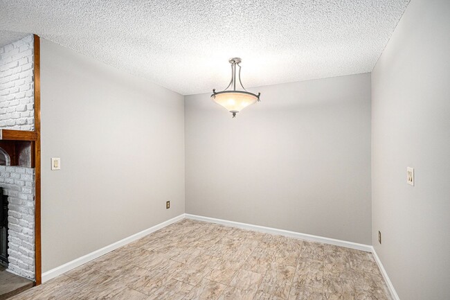 Building Photo - 2 Bedroom 2 Bath Condo in Pier Point Villa...