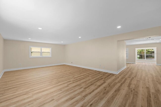 Building Photo - 10707 N Rome Ave