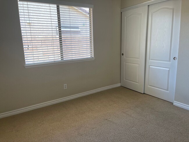 Building Photo - ***GORGEOUS SINGLE STORY BEAUTY IN THE HEA...