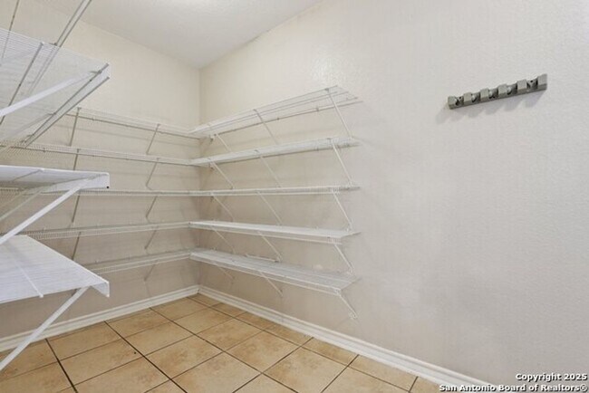 Building Photo - Welcome to your dream home-a stunning 4-be...