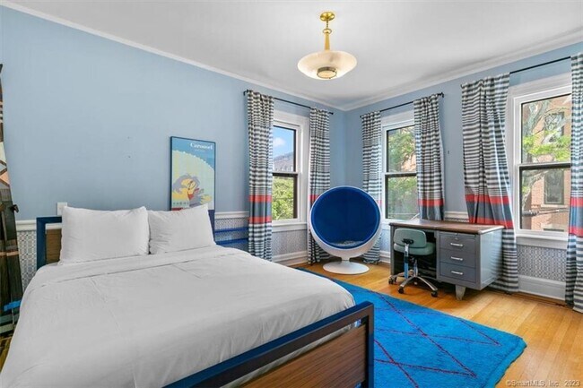 Building Photo - 20 Academy St