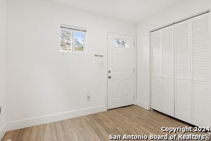 Building Photo - 17807 Hilltop Dr