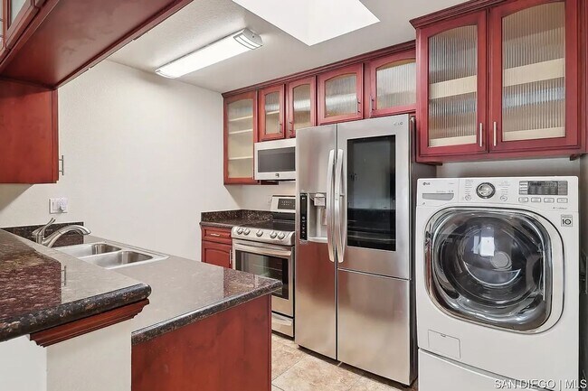 Building Photo - Upgraded Studio Condo For Rent - in San Ca...
