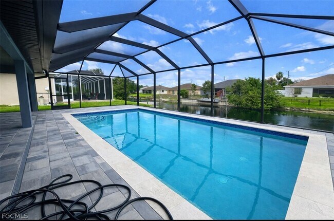 Building Photo - 529 SE 7th St