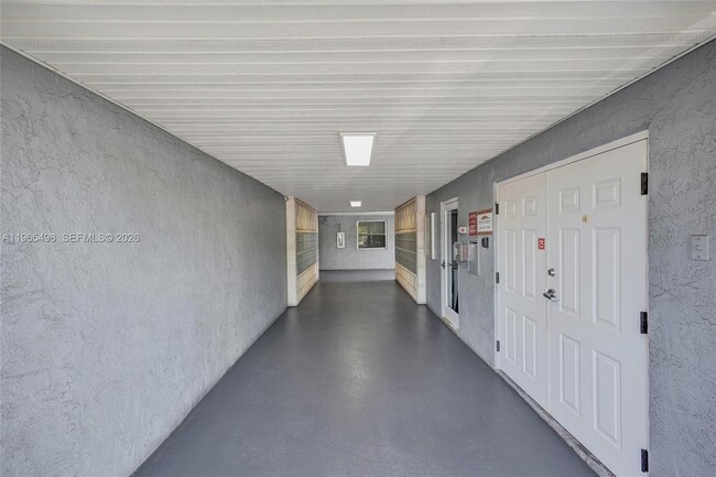 Building Photo - 4600 SW 67th Ave