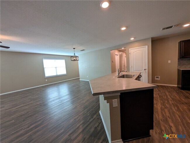 Building Photo - 2096 Brandywine Dr