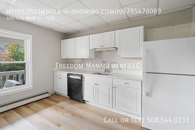 Building Photo - 464-474 Main St-470