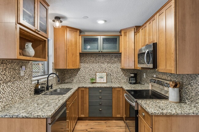 Building Photo - 102 Scissor Tail Trail
