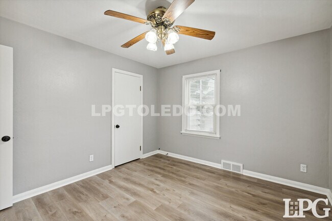 Building Photo - 3648 Watson Ave