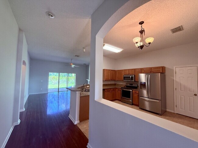 Building Photo - Stunning Lakefront Retreat: 3BR/2BA Home w...