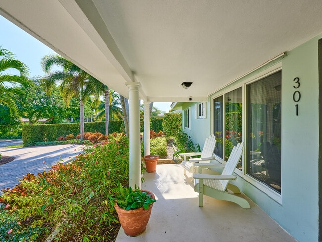 Building Photo - 301 NW 3rd Ct