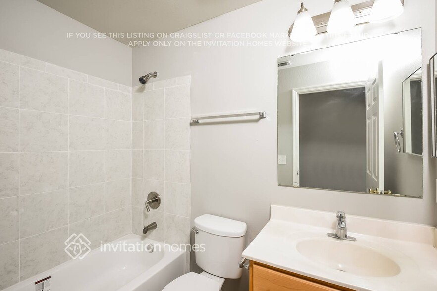 Building Photo - 3013 Elbib Dr