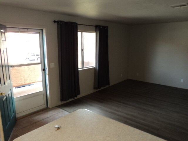 Building Photo - 811 Mesquite Springs Dr