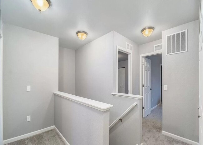 Building Photo - 4 Bedroom Available in Tiburon!