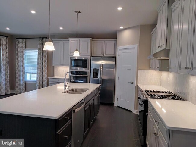 Building Photo - 116 Elmsley Ln