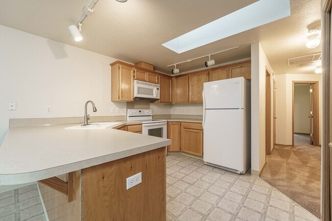 Building Photo - Bright Single-Level Vancouver Home with Garage, In-Unit Laundry, and Private Patio