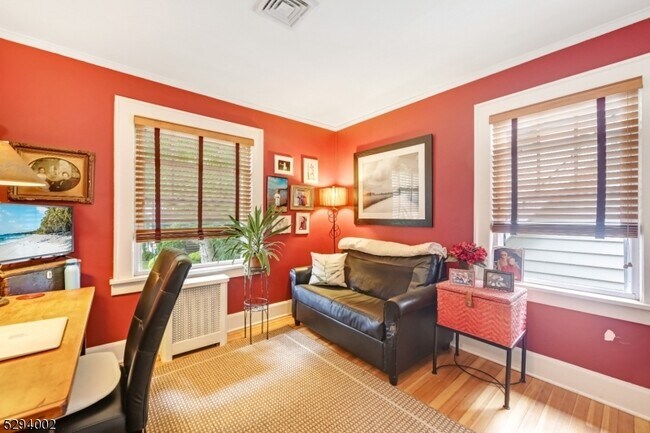 Building Photo - 85 Carteret St