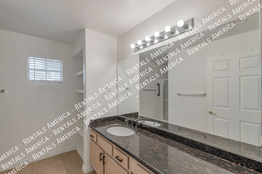 Building Photo - 9253 N Firebrick Dr