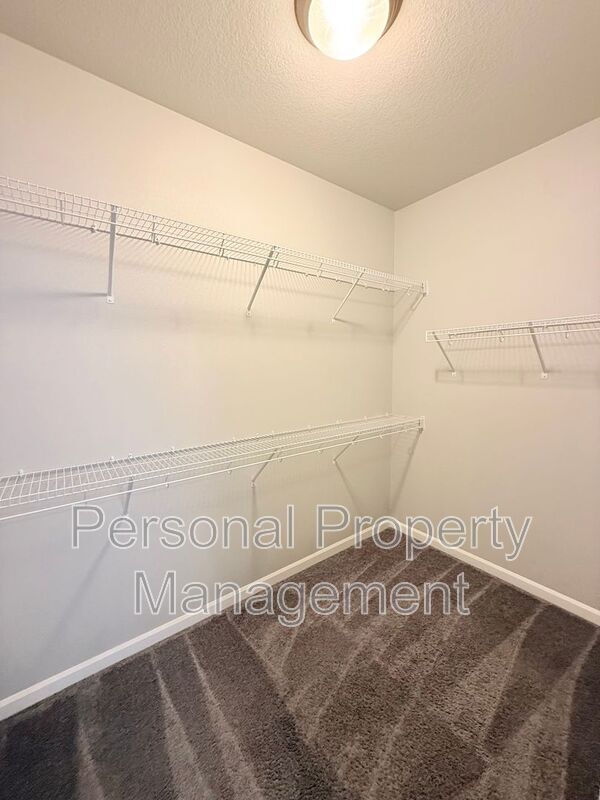 Building Photo - 16332 NE 21st St