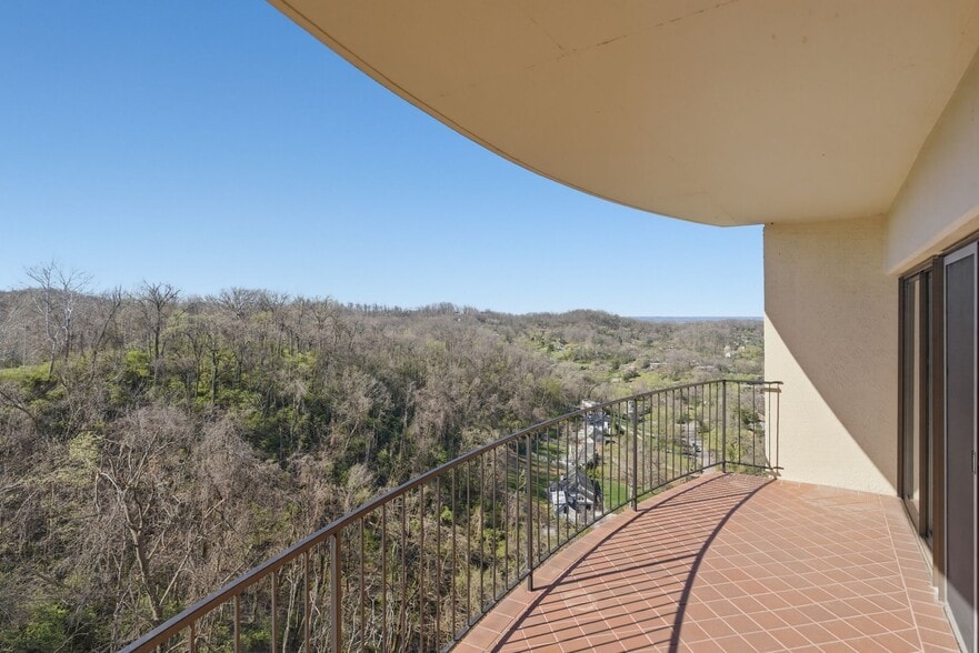 Building Photo - 6666 Brookmont Ter