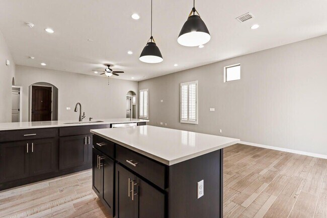 Building Photo - 13591 Hazlewood St