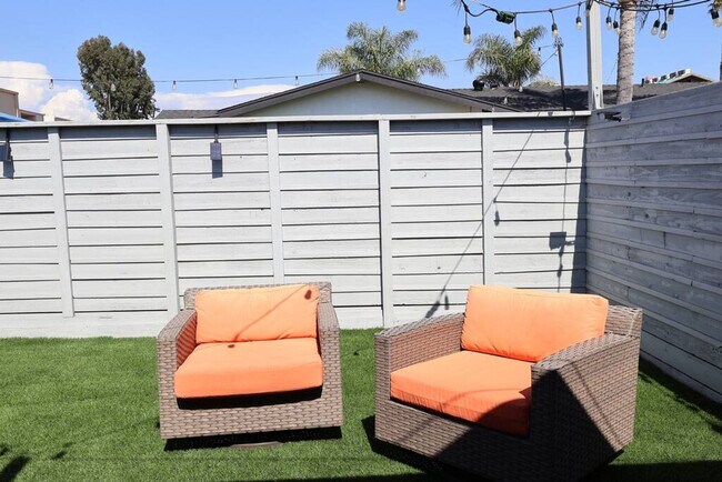 Building Photo - 1063-67 Gillespie Dr