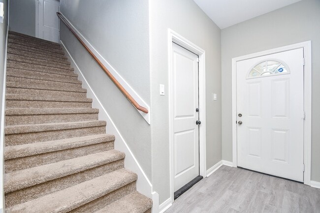 Building Photo - 8215 Bonaire St