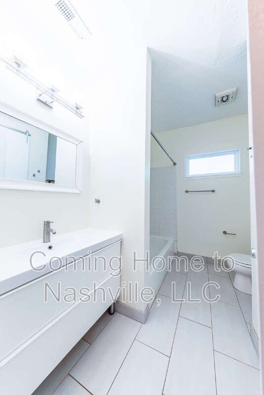 Building Photo - 605 S 11th St