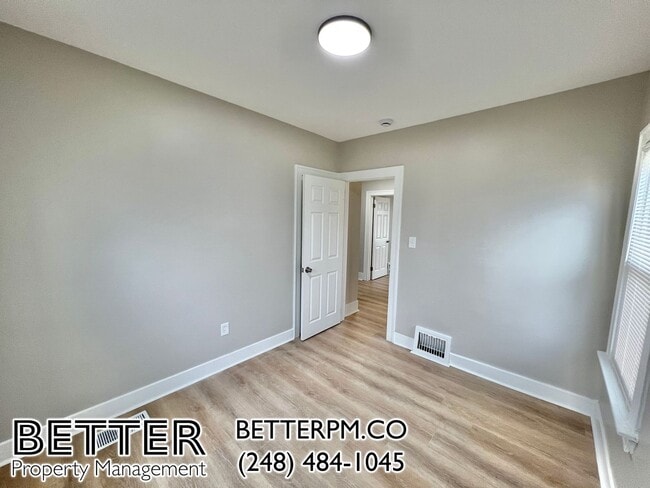Building Photo - Spacious 3-Bedroom with Finishes You'll Love!
