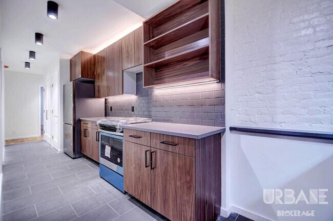 Building Photo - 4 bedroom in New York NY 10003