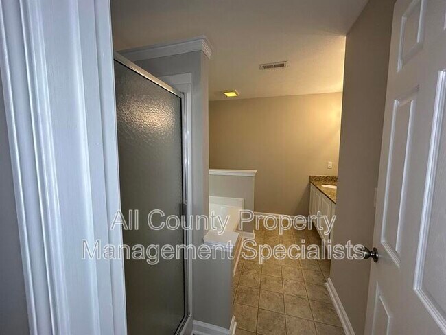 Building Photo - 237 Windy Hollow Dr