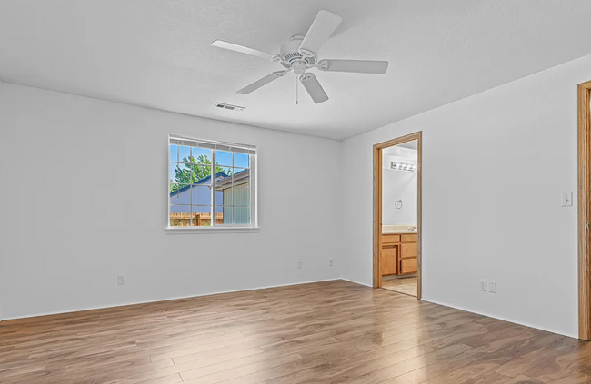 Building Photo - 1744 Sandpiper Dr