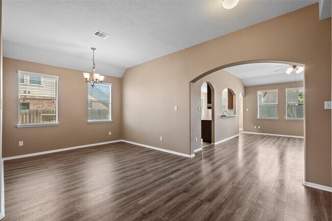 Building Photo - 803 Arlington Pointe Dr