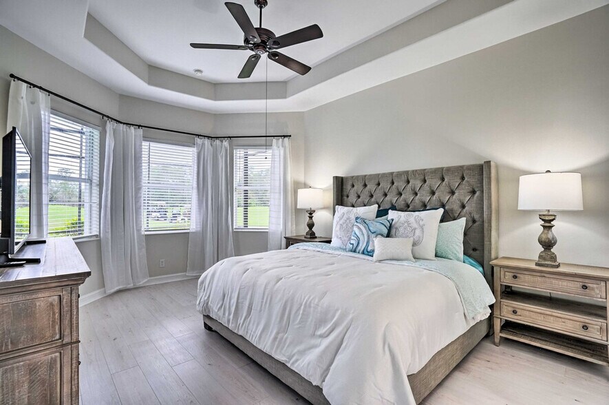 Building Photo - 6096 Dogleg Dr