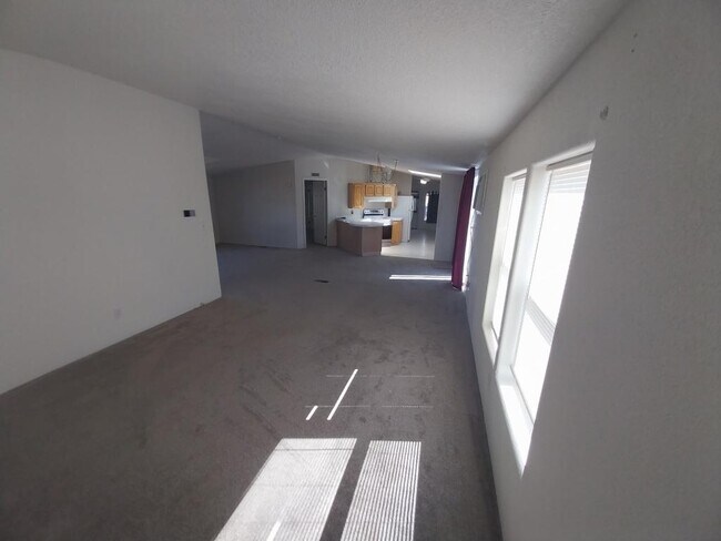 Building Photo - 1831 E Cornwall Rd