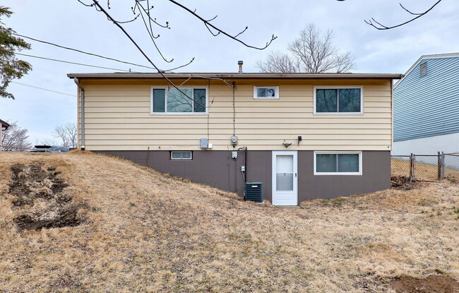 Building Photo - 3049 Orton St