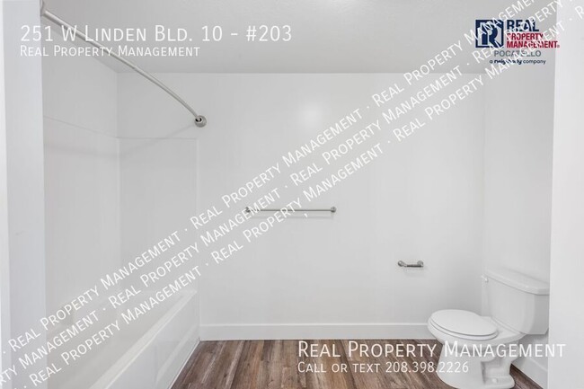 Building Photo - 251 W Linden Ave