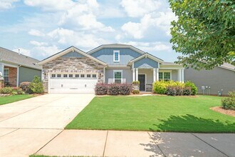 Building Photo - 3 Bedroom Home in Belmont!