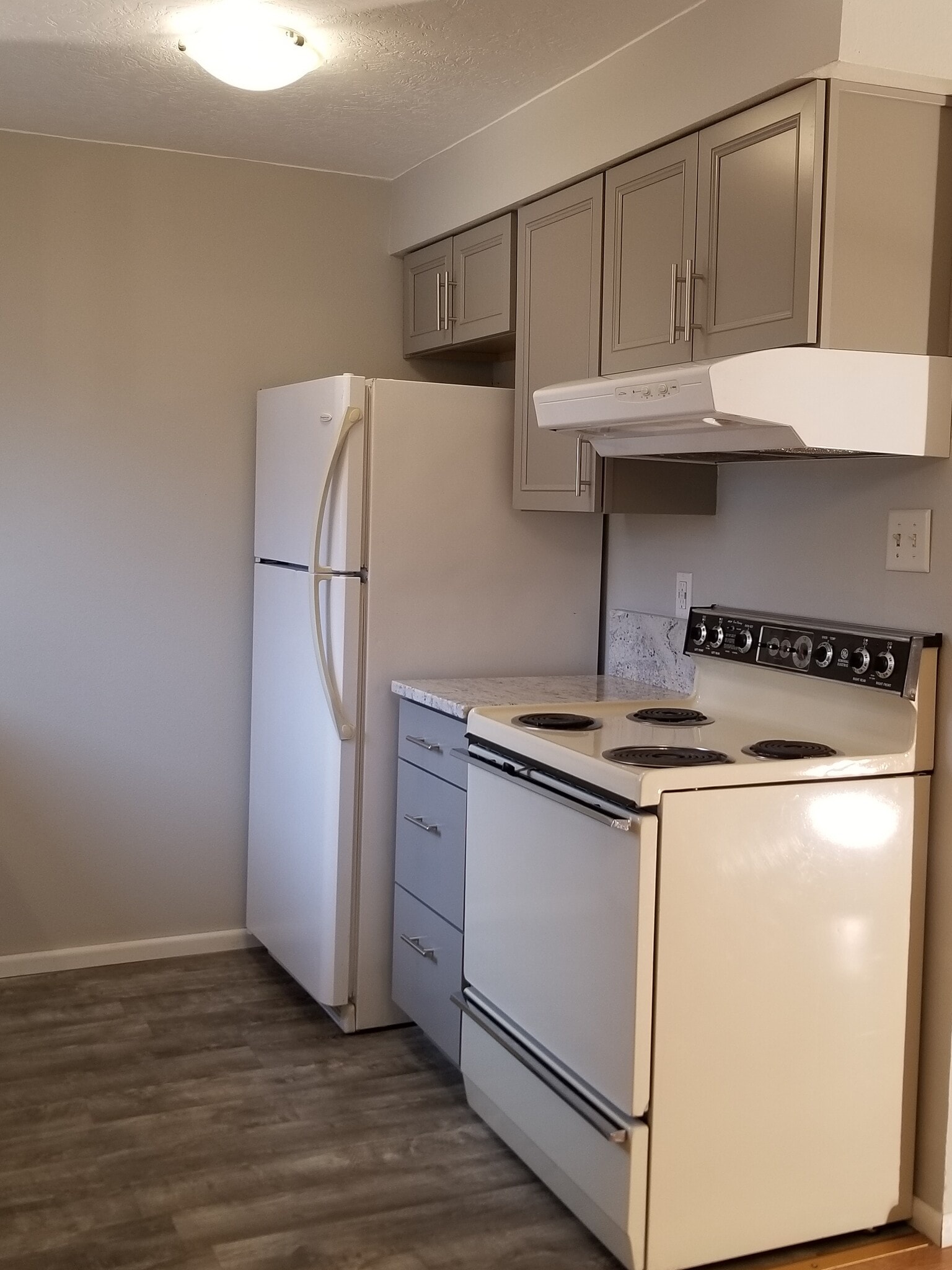 Building Photo - 1030 Davidson Dr