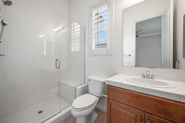 Building Photo - 124 Tesori Dr