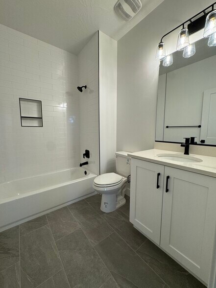 Building Photo - 1603 E Dihedral Dr