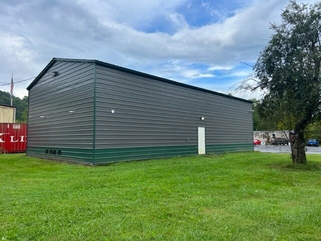 Building Photo - 139 3rd St