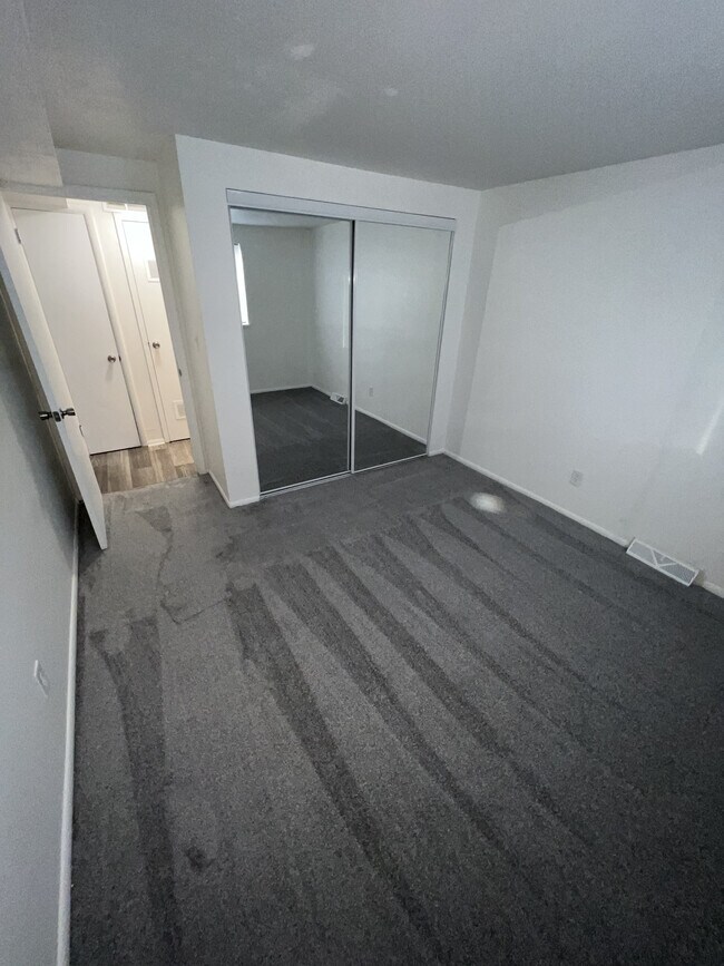 Building Photo - Sunset Apartments