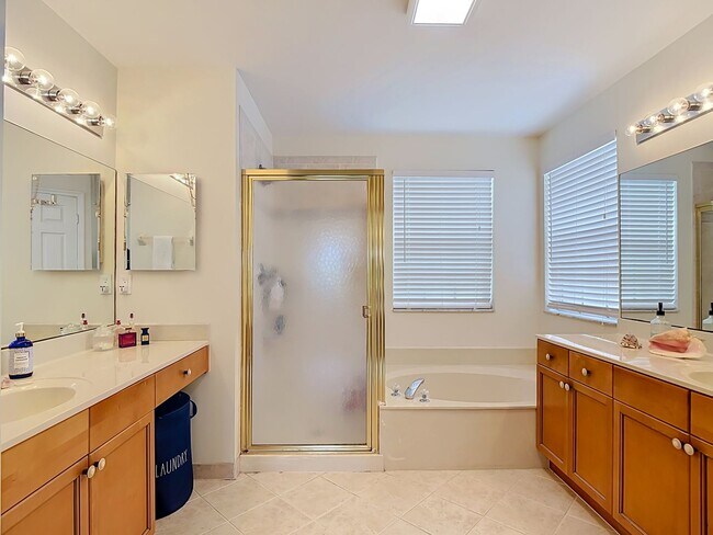 Building Photo - Beautiful Home for Rent in Royal Palm Beach!