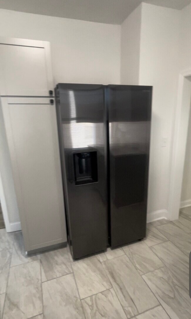 Building Photo - 5258 Saint Charles Ave