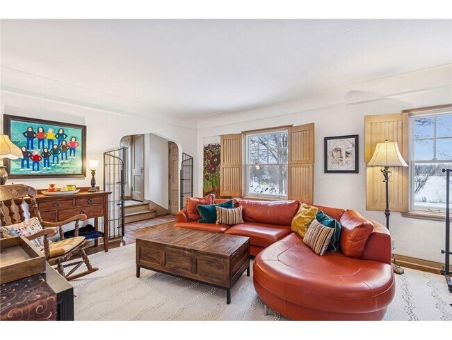 Building Photo - 1197 W Como Blvd