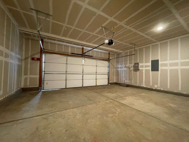 Building Photo - Brand-New, Never-Lived-In Home in a Top-Rated School District!