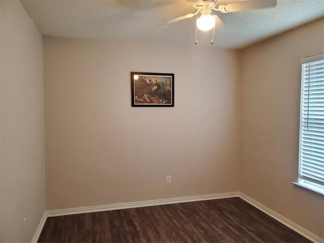 Building Photo - 5005 Boxwood Ln